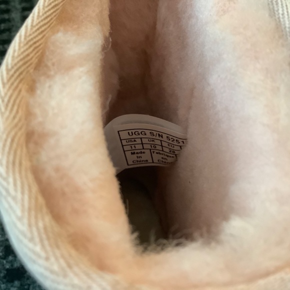 Ugg Uggs Classic toddler girls baby pink boots 11 - Picture 5 of 8